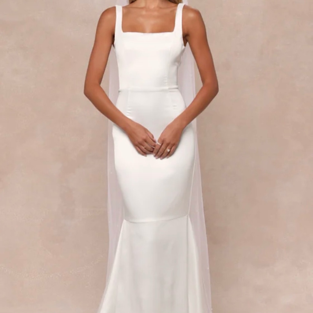 Lulu's Loveliness Gown Nwt